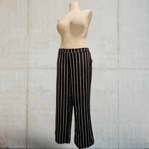 Black and White Striped Women's Palazzo Pants With Pockets!